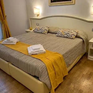 Frühstückspension Domus Via Veneto, Rom